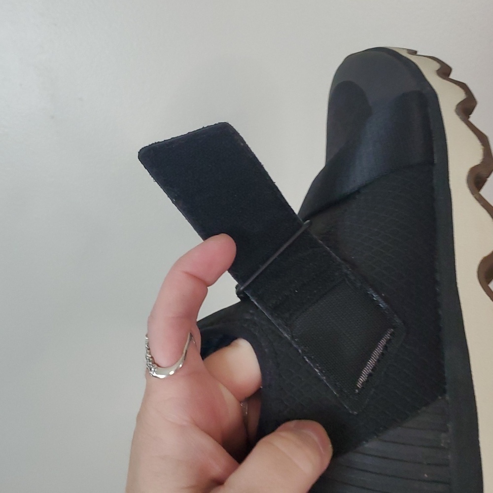 Sorel Kinetic Black Slip On Sneakers Size 8.5 Womens Hook & Loop Closure - Picture 13 of 14